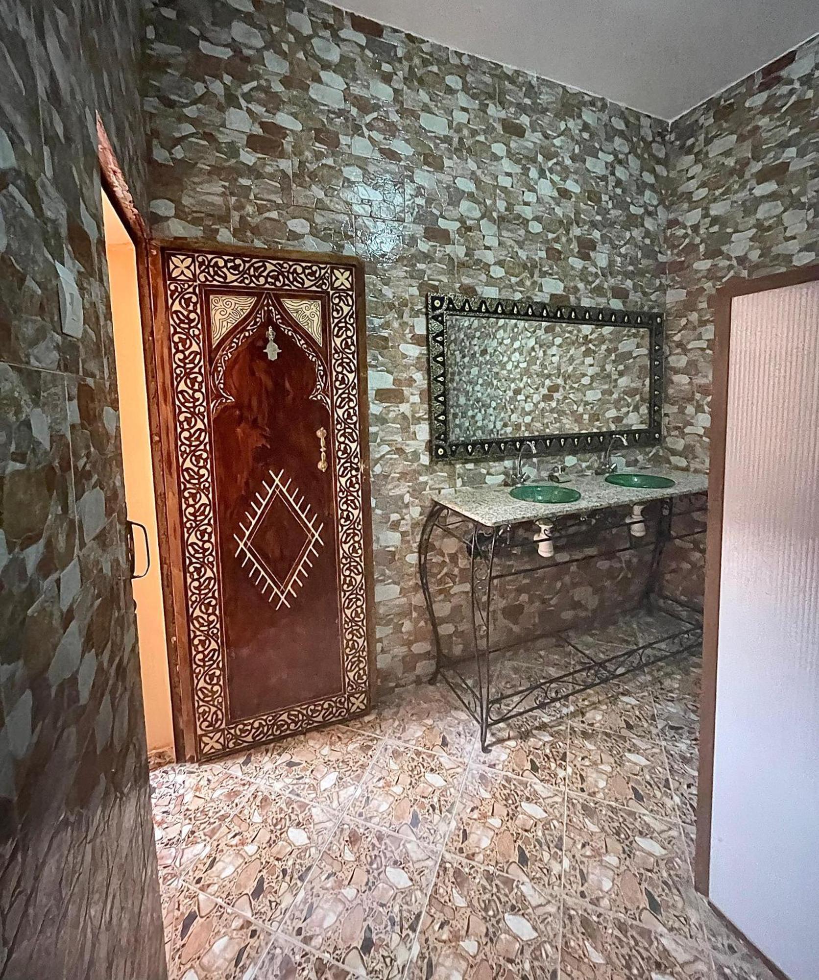 ホテル Dar Ilyana Ait Tiourhza エクステリア 写真