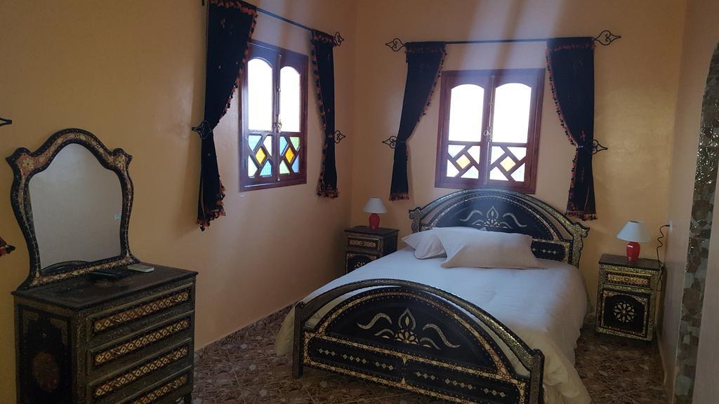 ホテル Dar Ilyana Ait Tiourhza エクステリア 写真