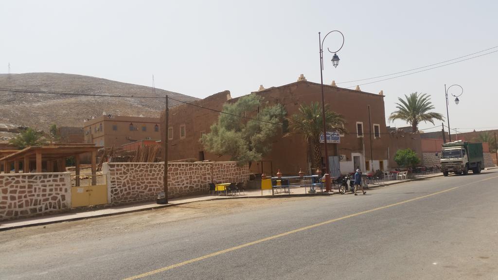 ホテル Dar Ilyana Ait Tiourhza エクステリア 写真